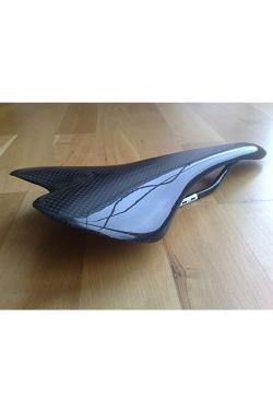 Carbon saddle - Saddle wedge in 3 K full carbon fiber.